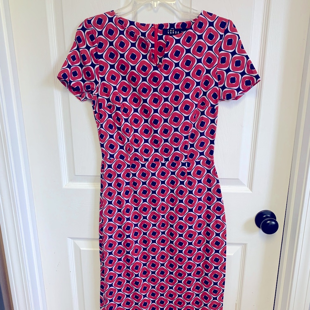Vanda Ladies Medium Size 38 European Knee length dress.  Short sleeve. Cotton.
